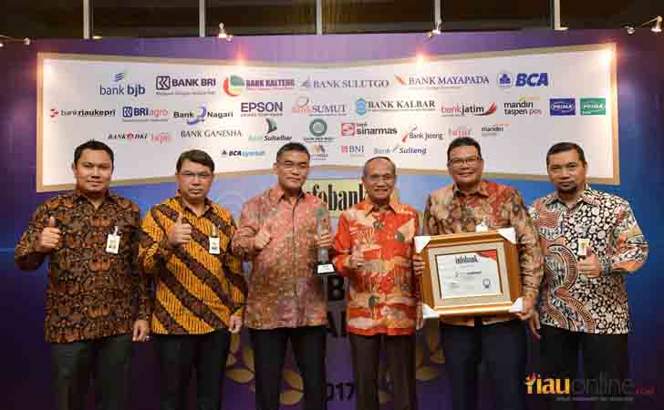 Penghargaan Infobank 2017 untuk Bank Riau Kepri