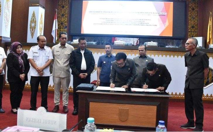 DPRD dan Pemko Pekanbaru Teken MoU KUA-PPAS APBD 2025 3