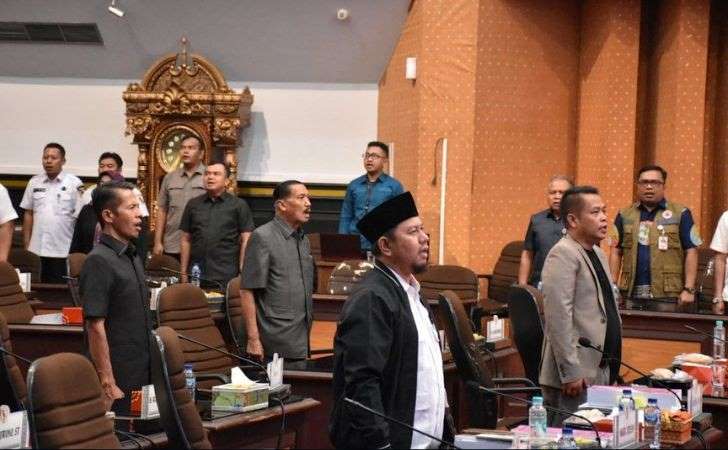 DPRD dan Pemko Pekanbaru Teken MoU KUA-PPAS APBD 2025 8