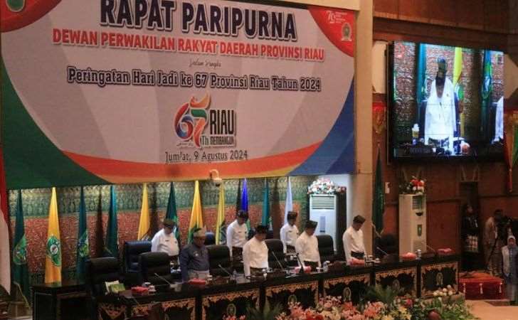 Hadir di Paripurna HUT ke-67 Riau, T Azwendi Fajri Ajak Perkuat Kolaborasi 2