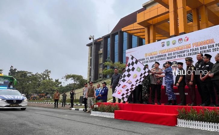 Kapolda-Riau-berangkatkan-personel-gabungan.jpg