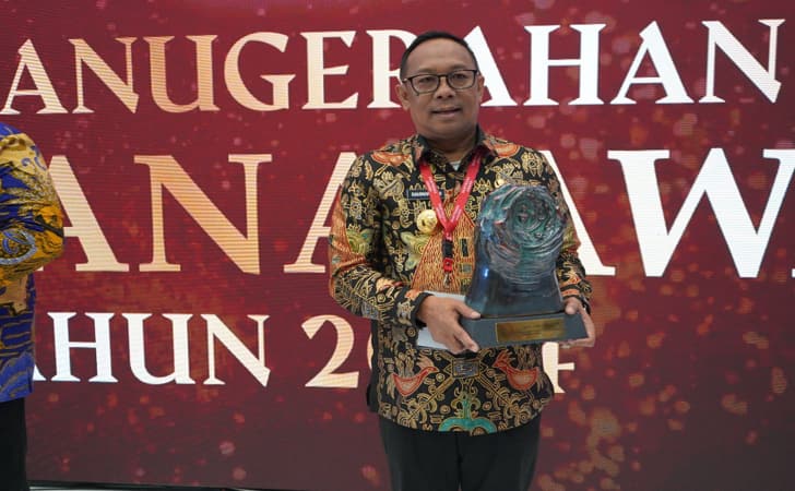 PJ Gubri Terima Award2