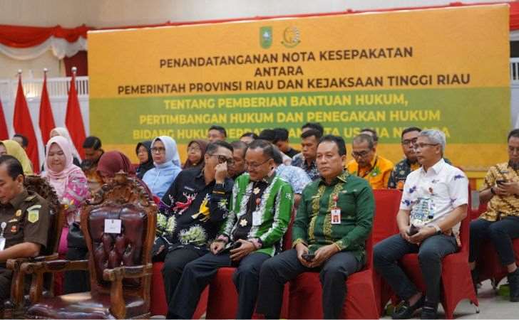 Pemprov Riau Teken Kerjasama Dengan Kejati Untuk Bantuan Hukum 11