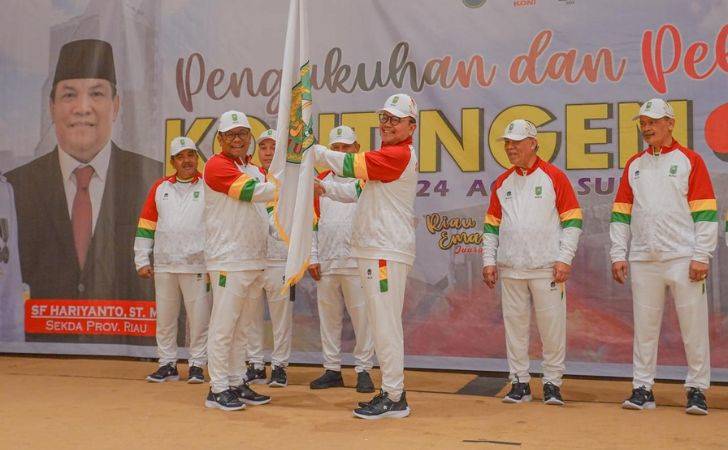 Pj Gubernur Riau Kukuhkan dan Lepas Kontingen Riau Menuju PON XXI Aceh - Sumut 1