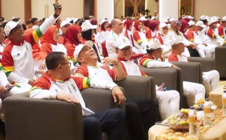 Pj Gubernur Riau Kukuhkan dan Lepas Kontingen Riau Menuju PON XXI Aceh - Sumut 8