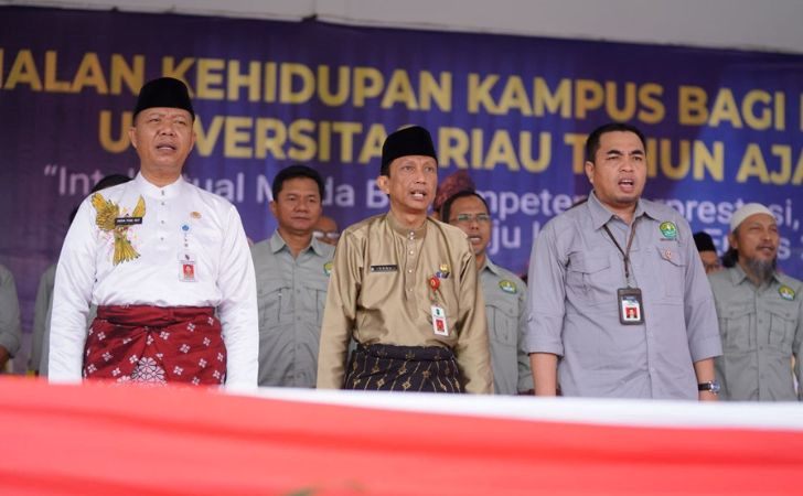 Pj Gubernur Riau Serahkan Aset Hibah ke Universitas Riau 7