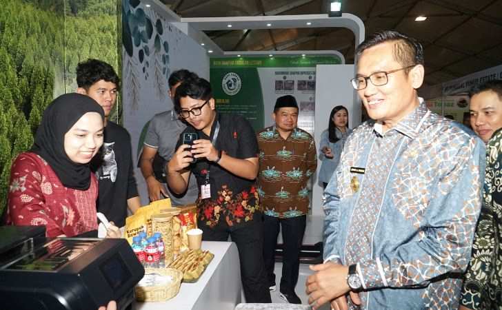 Stand APRIL & APR di Helat Pelalawan 2024 Banjir Pengunjung 2