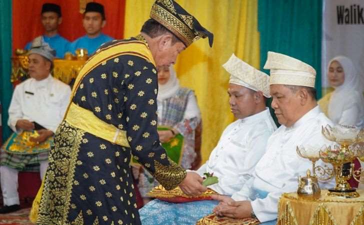 Suasana Khidmat Selimuti Tepuk Tepung Tawar Gubri Wahid dan Wagubri SF Hariyanto 10