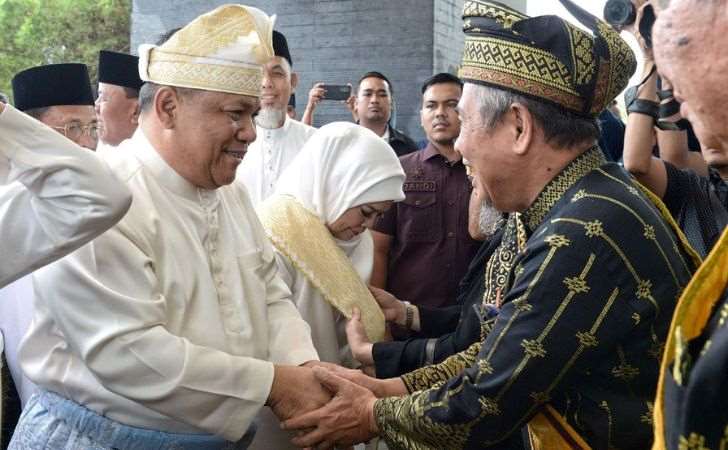 Suasana Khidmat Selimuti Tepuk Tepung Tawar Gubri Wahid dan Wagubri SF Hariyanto 8