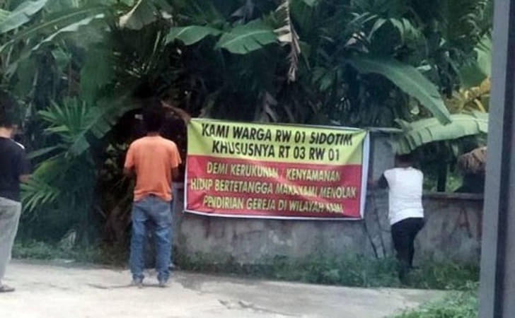 warga tolak pendirian gereja