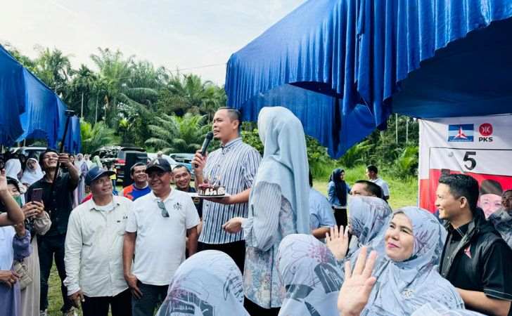 AMAn-Kampanye-Dialogis-di-Rumbai-Barat-Agung-Nugroho-Ulang-Tahun-Bersama-Warga.jpg