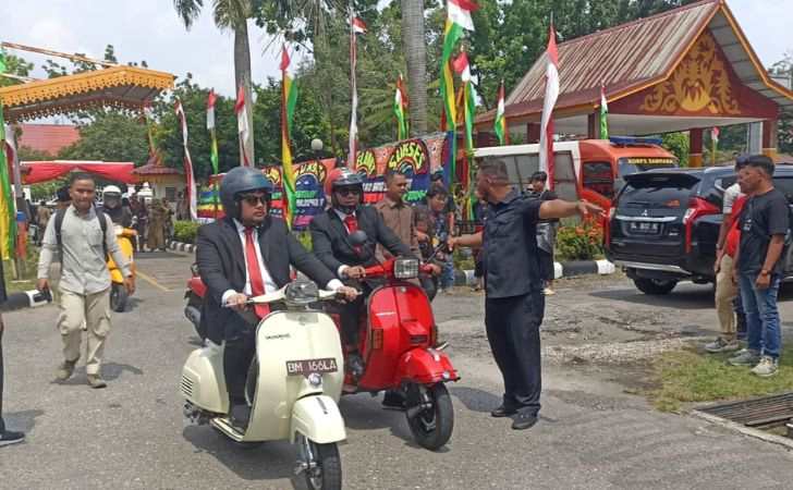 Anggota-DPRD-Dapil-Rumbai-Motoran-Saat-pelantikan-ke-Gedung-DPRD-Pekanbaru.jpg