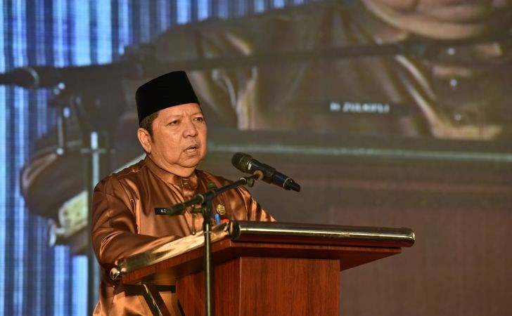 Asisten-I-Bidang-Pemerintahan-dan-Kesra-Zulkifli-Syukur.jpg