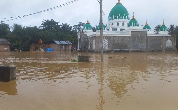 Banjir-Landa-Lima-Desa-di-Kampar-Polisi-Imbau-Warga-Tetap-Waspada.jpg