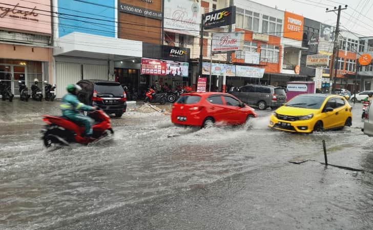 Banjir-Pekanbaru16.jpg