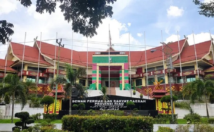 Gedung-DPRD-Riau5.jpg