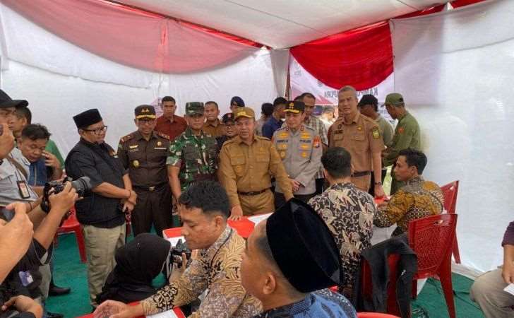 Gubernur-Riau-Tinjau-Langsung-Pelaksanaan-PSU-di-Kabupaten-Siak.jpg