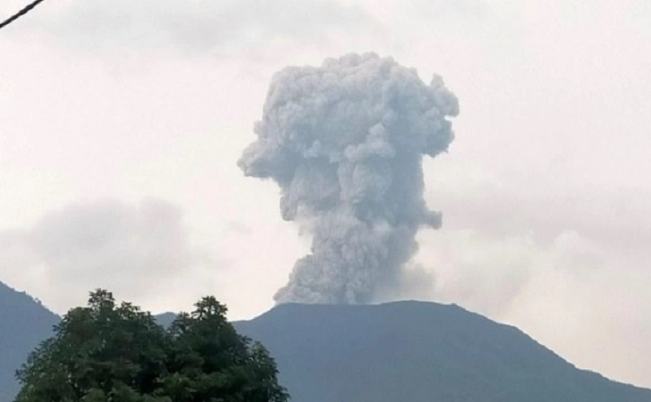 Gunung-Marapi-erupsi3.jpg