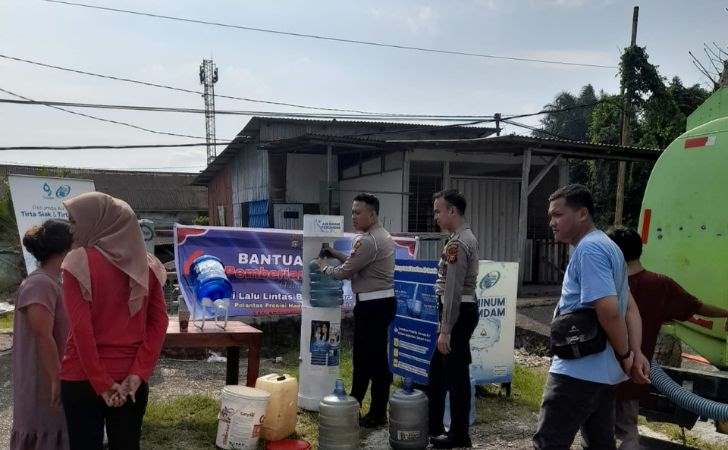 Hari-Lalu-Lintas-Bhayangkara-Air-Minum-Gratis-Hadir-di-RSDC-Rumbai.jpg