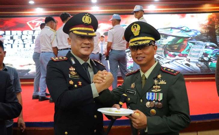 Kapolres-Rohil-Berikan-Kejutan-di-Upacara-HUT-ke-79-TNI.jpg