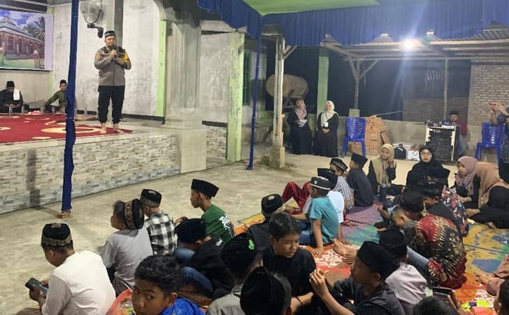 Kapolsek-kuntodarussalam-dialog-dengan-warga.jpg