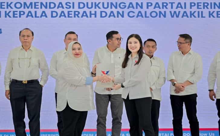 Kasmarni-terima-surat-rekom-dari-perindo.jpg