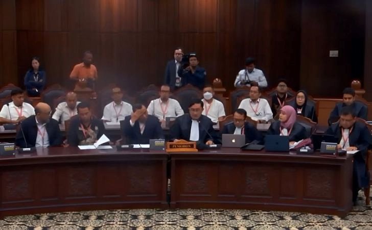 MK-diharapkan-jatuhkan-putusan-sela-agar-proses-capim-KPK-ditunda.jpg