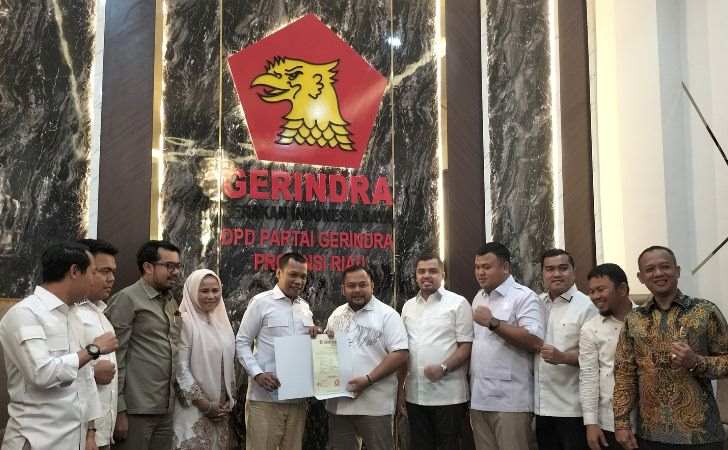 Muflihun-Ade-Hartati-Naik-Perahu-PAN-Gerindra-Menuju-Pilwako-Pekanbaru.jpg