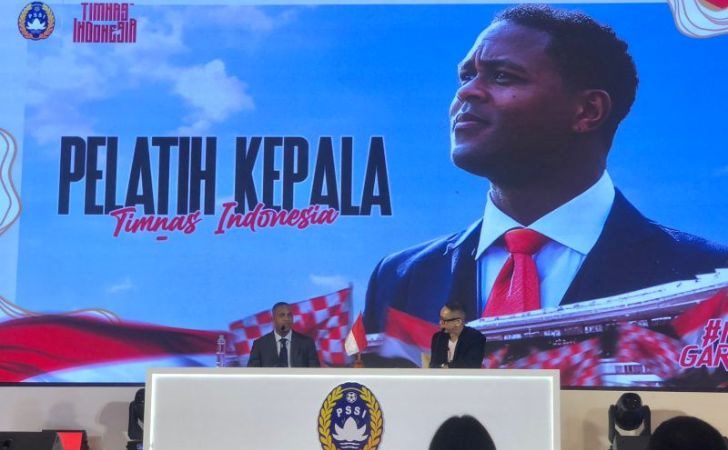 Patrick-Kluivert-pada-perkenalannya-menjadi-pelatih-timnas-Indonesia.jpg