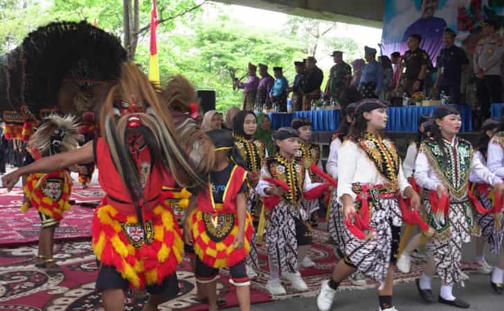 Pawai-Pekan-Budaya-Siak1.jpg