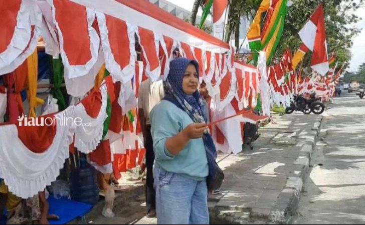 Pedagang-bendera-di-sudirman.jpg