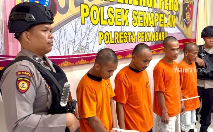 Pencuri-besi-dan-gerobak-di-polsek-senapelan.jpg