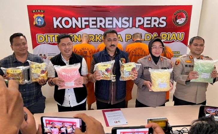 Polda-Riau-Tangkap-4-Tersangka-Peredaran-Narkoba-Jaringan-Antarprovinsi.jpg