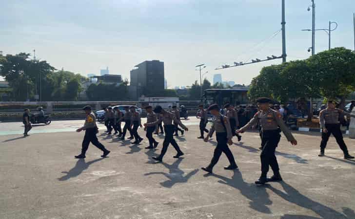 Polisi-berjaga-jelang-demo-UU-Pilkada.jpg