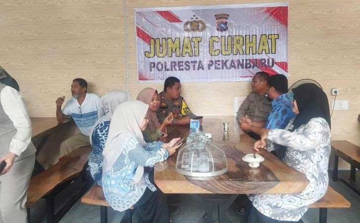 Polresta-Pekanbaru-Gelar-Jumat-Curhat-Warga-Sampaikan-Keluhan-Soal-Narkoba.jpg