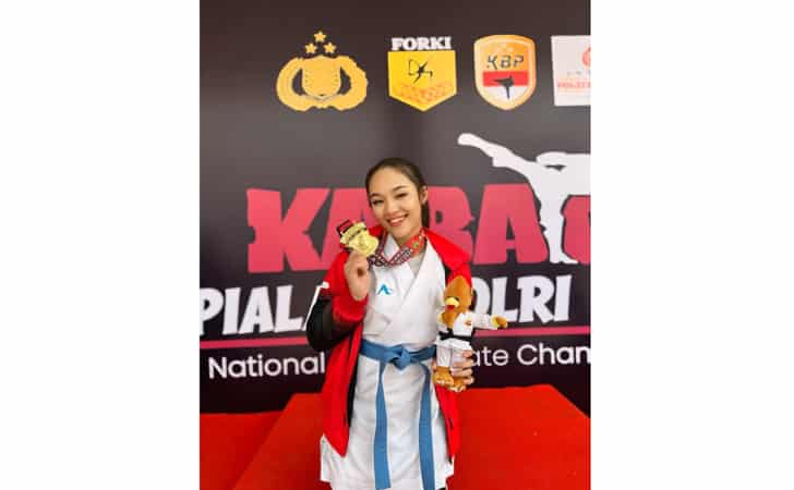 Polwan-polda-riau-menang-karate.jpg