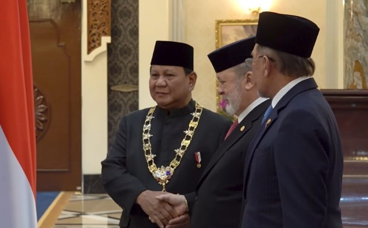 Prabowo-Dianugerahi-Gelar-Kehormatan-dari-Raja-Malaysia.jpg