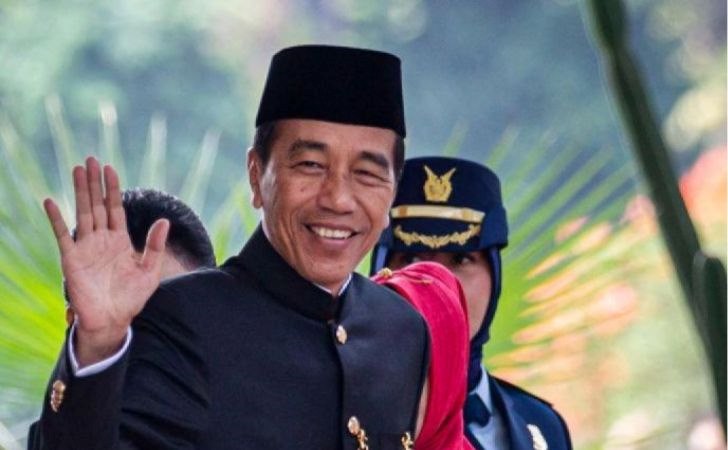 Presiden-Joko-Widodo-dengan-mengenakan-baju-adat-Betawi.jpg