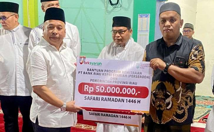 Safari-Ramadan-BRK-Syariah-Salurkan-CRS-untuk-2-Masjid-di-Ujung-Batu.jpg