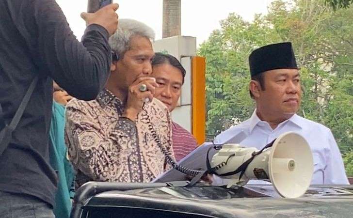 Sambut-Aspirasi-Mahasiswa-DPRD-Riau-Pastikan-Proses-Pilkada-Sesuai-Putusan-MK.jpg