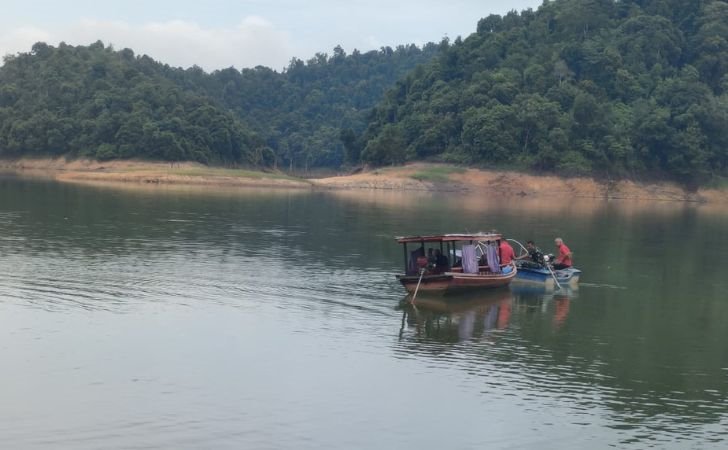 Sampan-Tenggelam-Saat-Seberangi-Danau-Rusa-Satu-Penumpang-Masih-Hilang.jpg