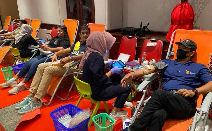 Semangat-Kemanusiaan-Donor-Darah-Massal-Riau-Kompleks-Kumpulkan-1.004-Kantong-Darah.jpg