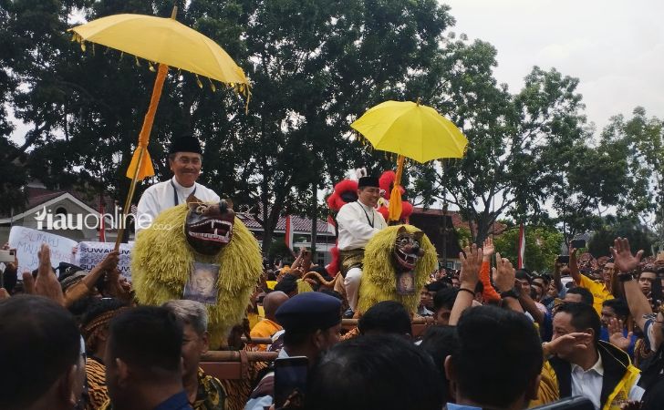 Syamsuar-Mawardi-daftar-pilgubri8.jpg