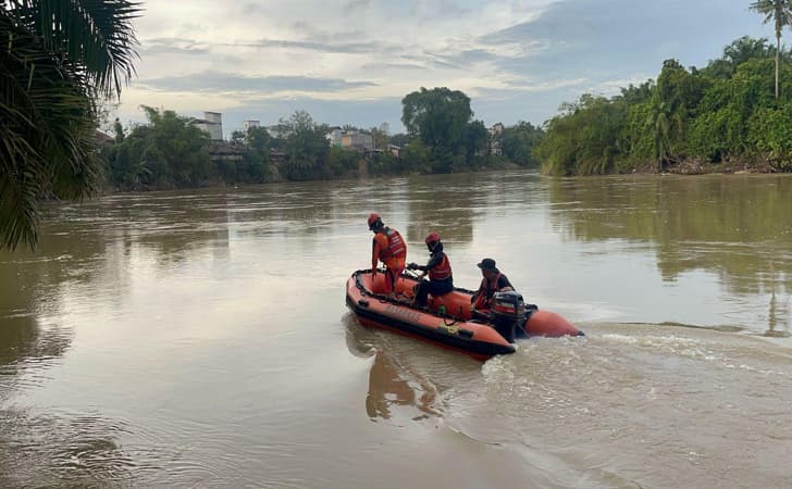 Tim-SAR-Cari-balita-tenggelam2.jpg