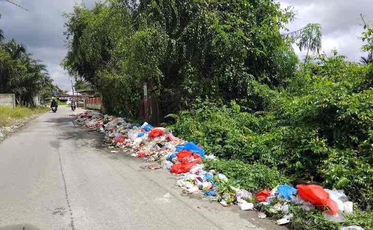 Warga-Jalan-Terubuk-Keluhkan-Sampah-Belum-Diangkut-Hingga-Dua-Minggu.jpg