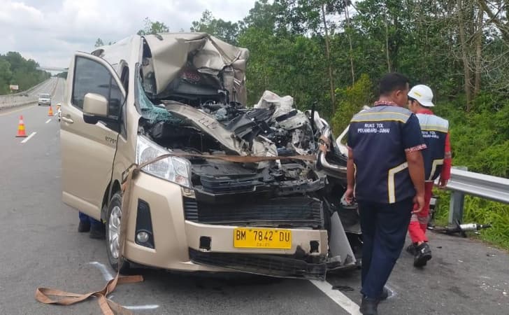 minibus-tabrakan-di-tol-permai3.jpg