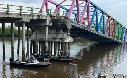 Jembatan-sungai-perumbi-ambruk.jpg