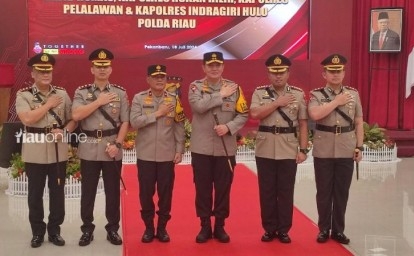 Kapolda-Riau-pimpin-sertijab2.jpg