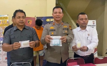 Tim-Opsnal-Polsek-Sukajadi-meringkus-pengedar-ekstasi-di-Pekanbaru.jpg