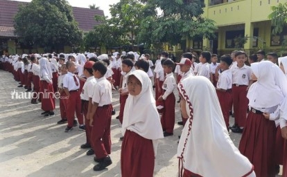 Upacara-di-hari-pertama-sekolah1.jpg